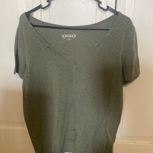 Women’s green V neck  T-shirt